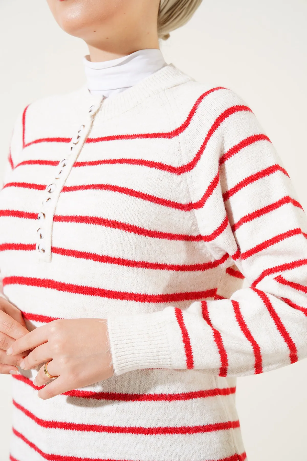 BGD Women Buttoned Sweater - Burgundy - Avondale