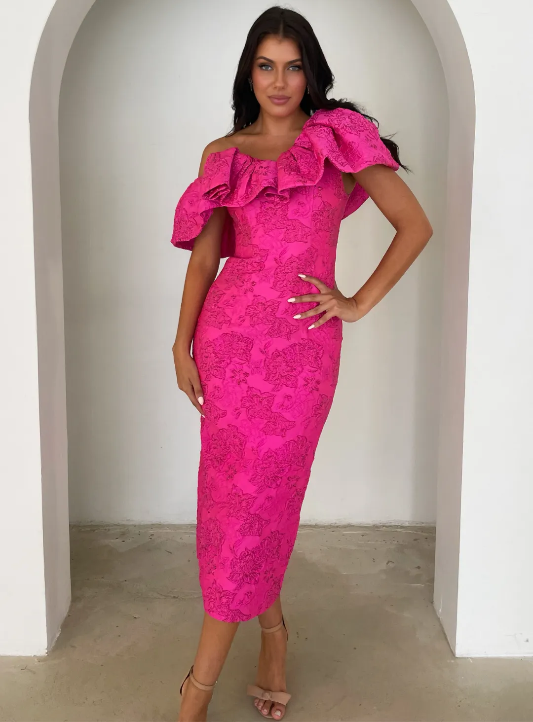 Soleil Dramatic Shoulder Column Midi